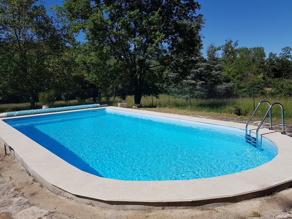 Charmant gîte avec piscine -