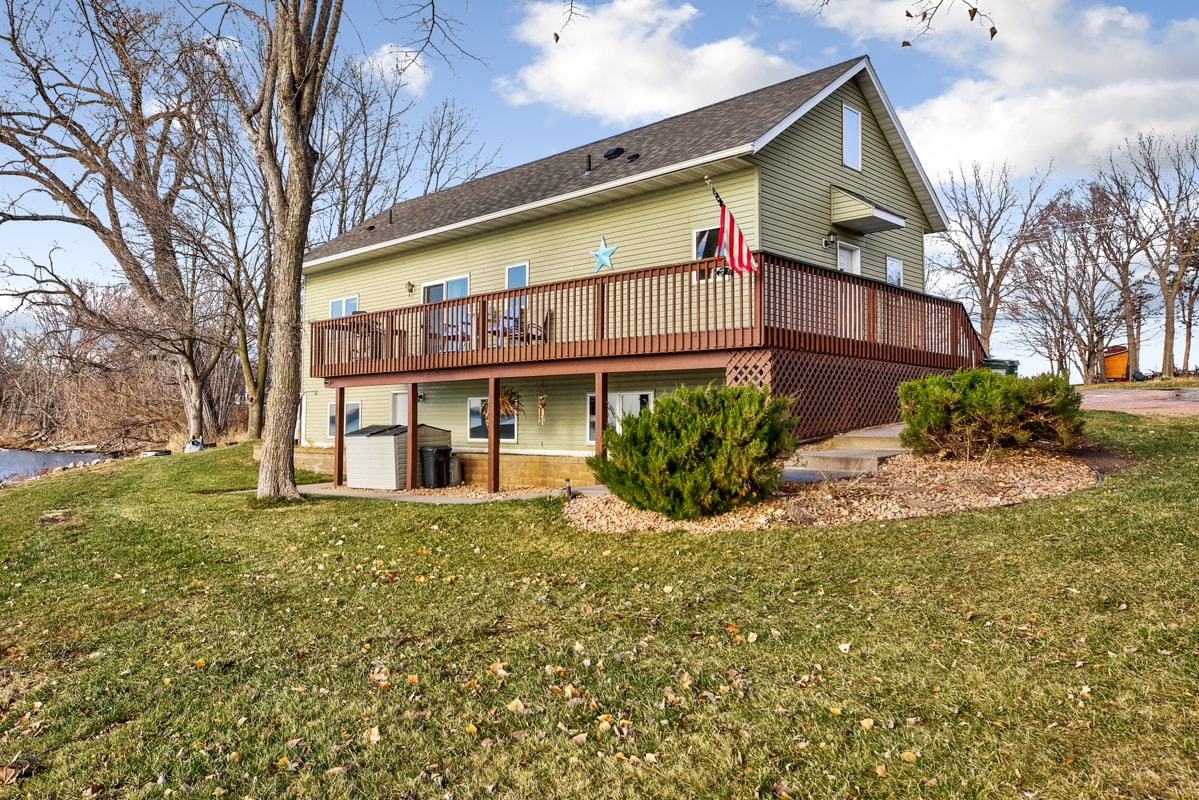 Home on Lake Tetonka, close to Kamp Dels!