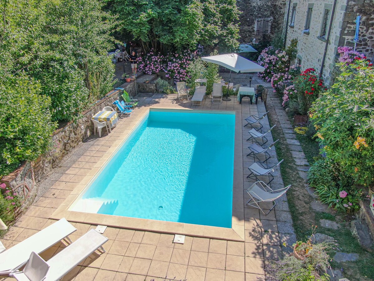 Charming villa with private pool, BBQ,near 5 terre