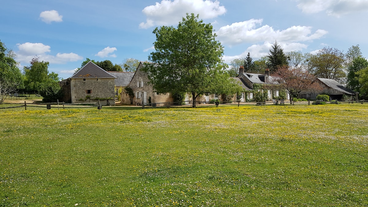 Logement 3 Pers sur un Domaine isolé avec Piscine