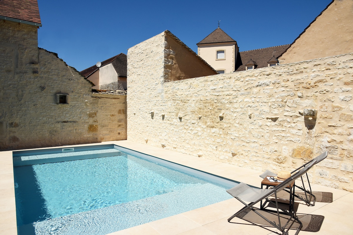 Chambres d'hôtes de charme - piscine - Puligny.