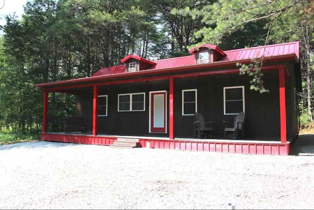 The Bear Den (Pine Valley Cabins)