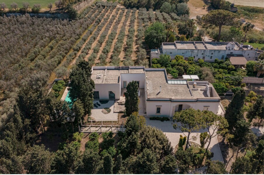 Design villa near Lecce with  pool and garden
