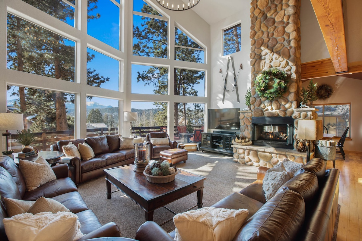 Incredible Pikes Peak Views! Elegant Home