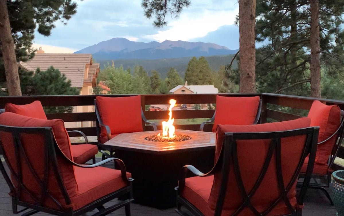 Incredible Pikes Peak Views! Elegant Home