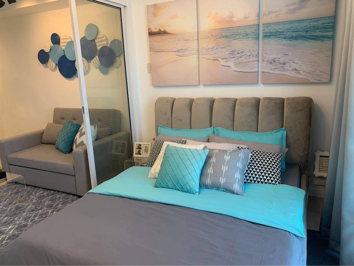 Azure Bahamas Tower 1卧室公寓，标准双人床，波浪泳池