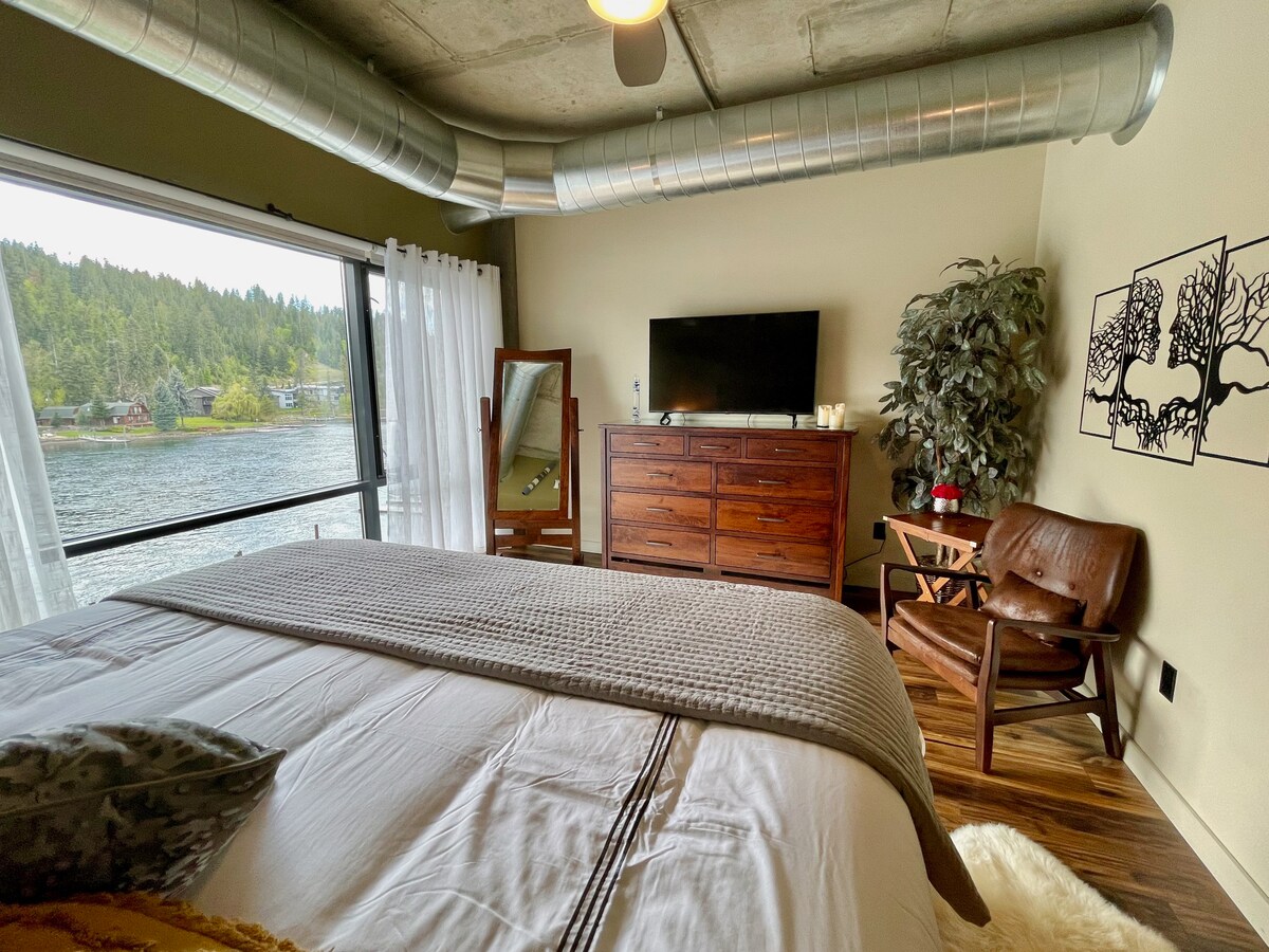 Lux Waterfront Condo Coeur D'Alene