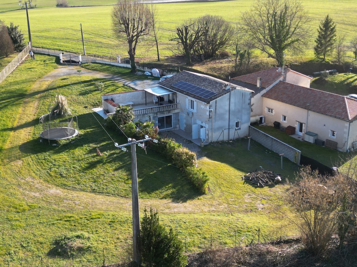 Authentique maison en pierre de 160 m2 au calme