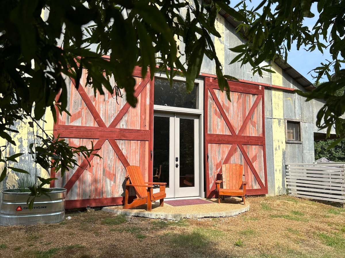 The Barn Nest- Unique farmstay apartment