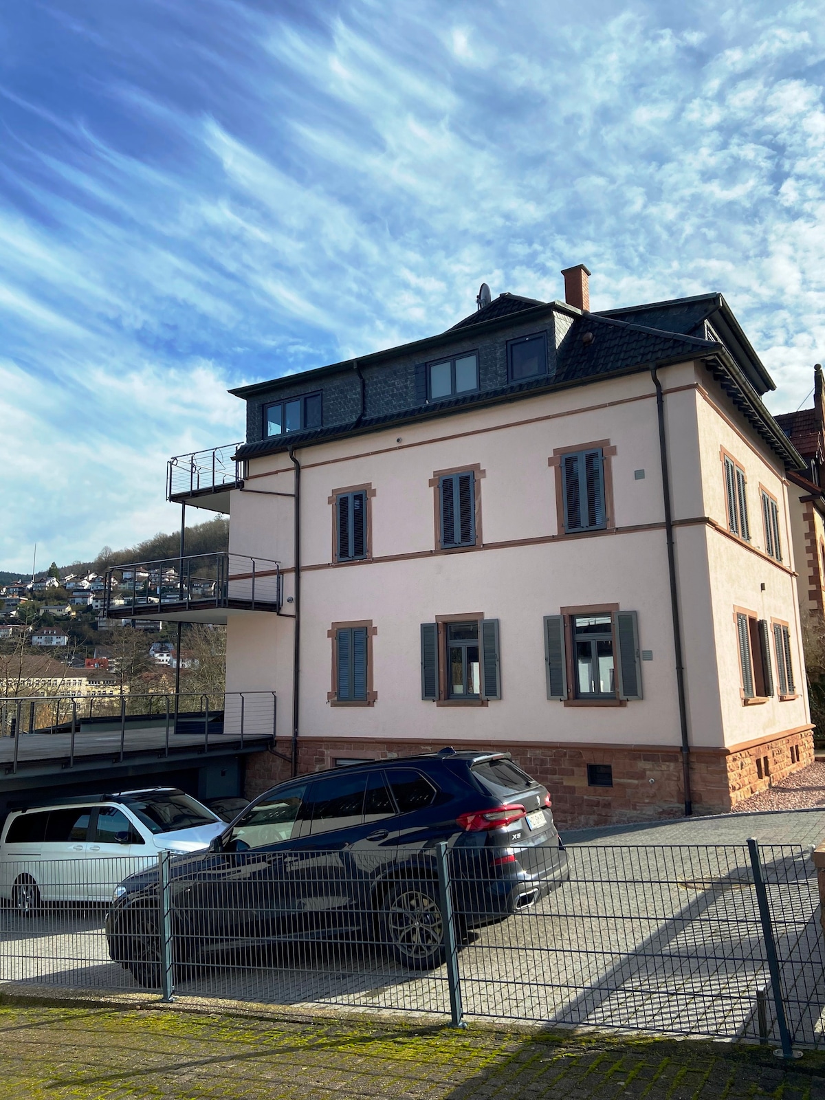 Traumhafte Wohnung mit Neckarblick und Terrasse