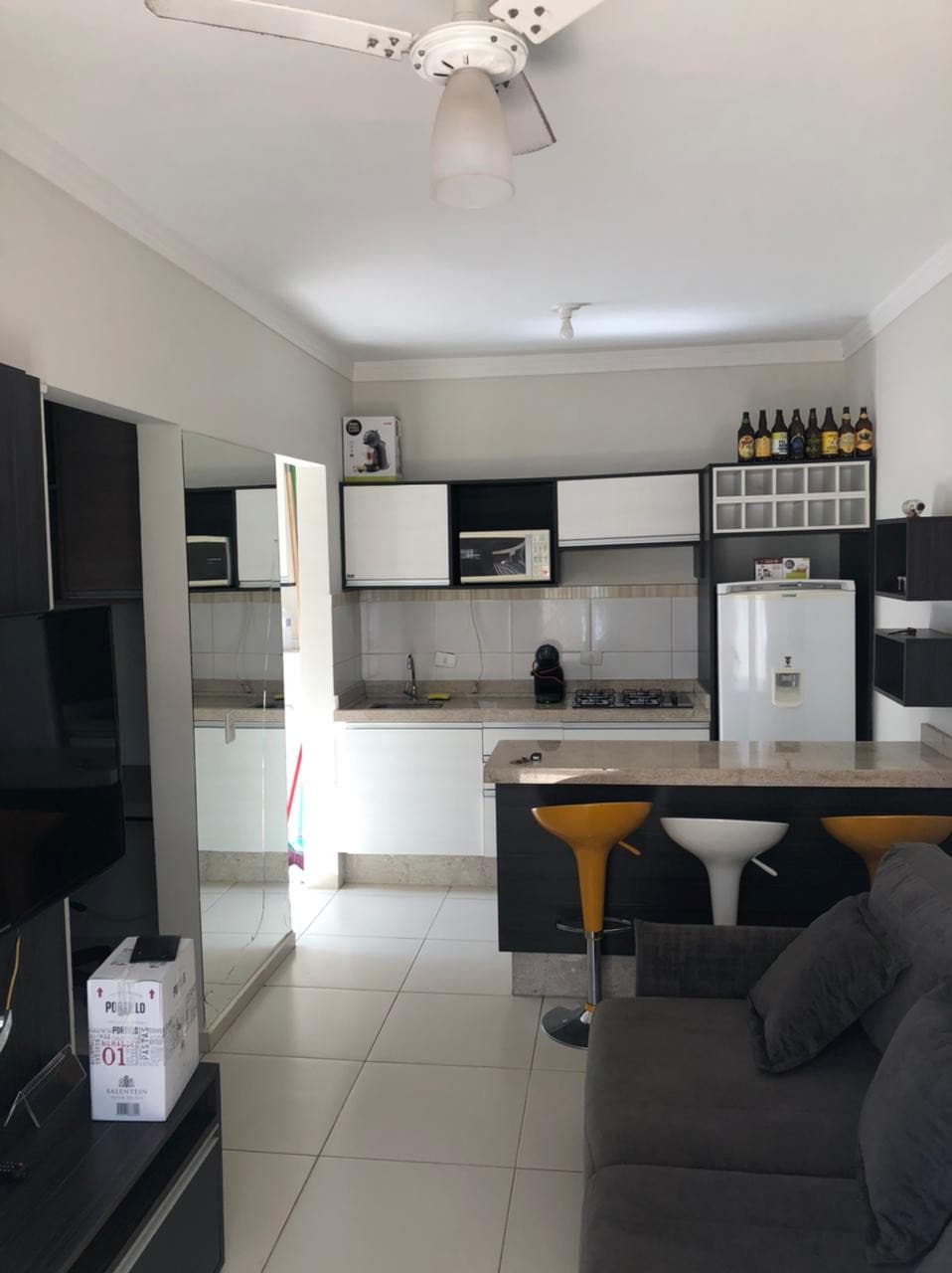 Apartamento com excelente localização/UEM c/ ar