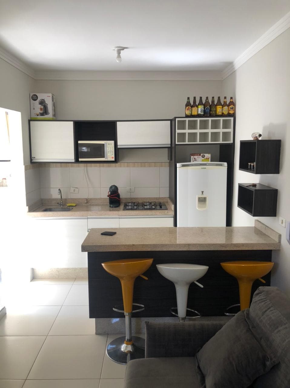 Apartamento com excelente localização/UEM c/ ar