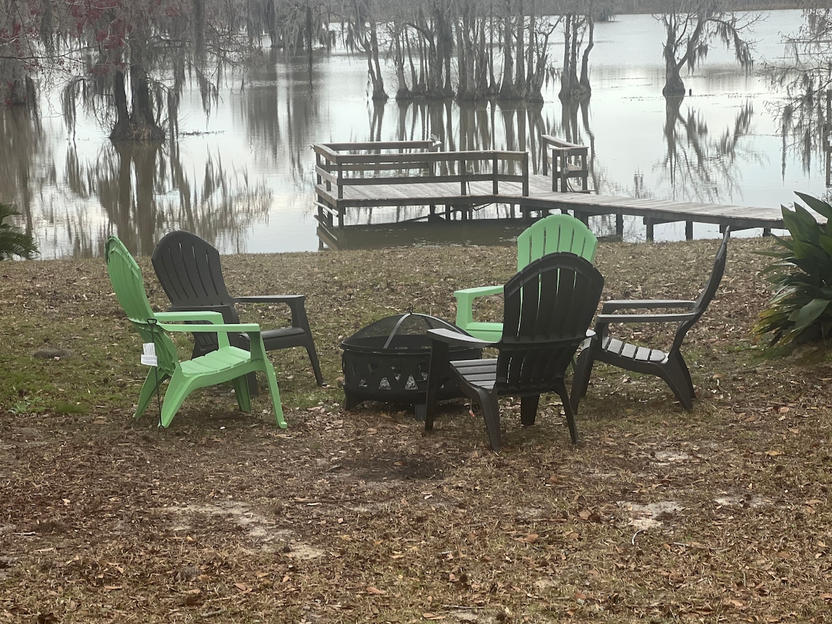 Tranquility on beautiful Gantt Lake