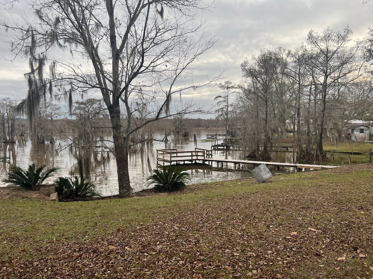 Tranquility on beautiful Gantt Lake