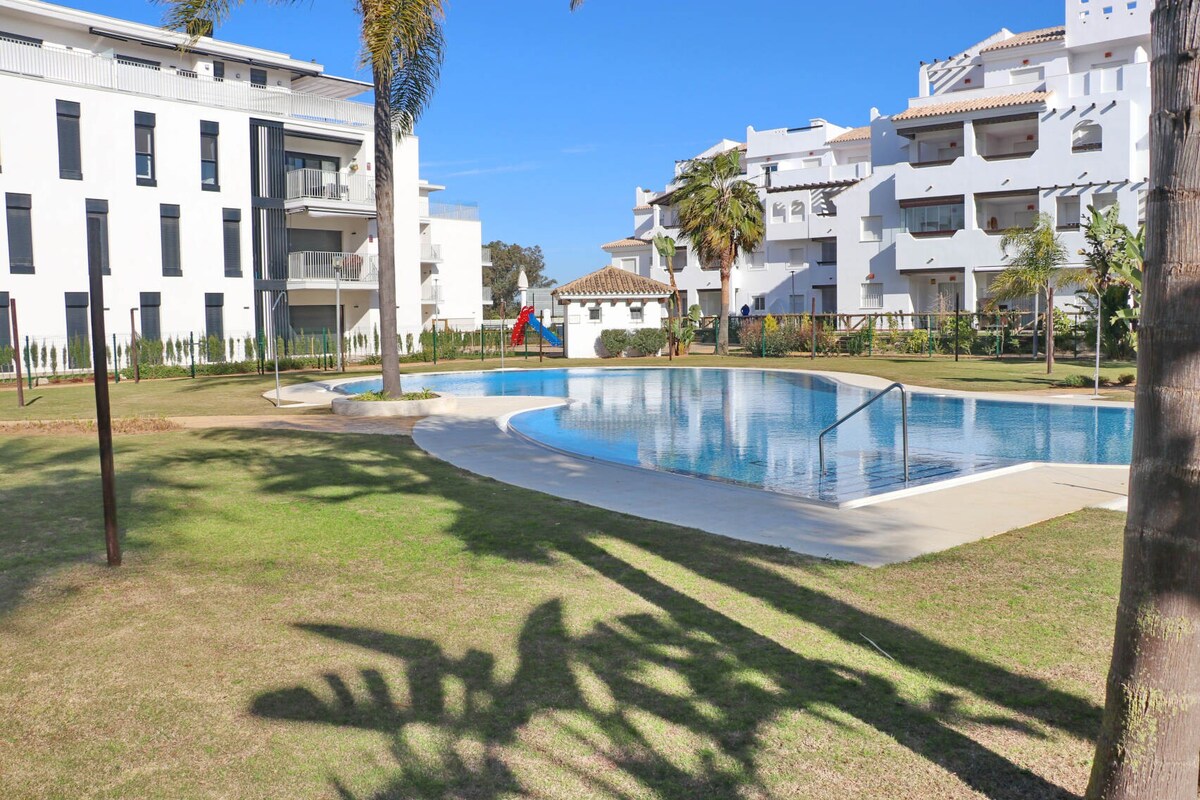 Precioso apartamento en complejo con piscina. Rota