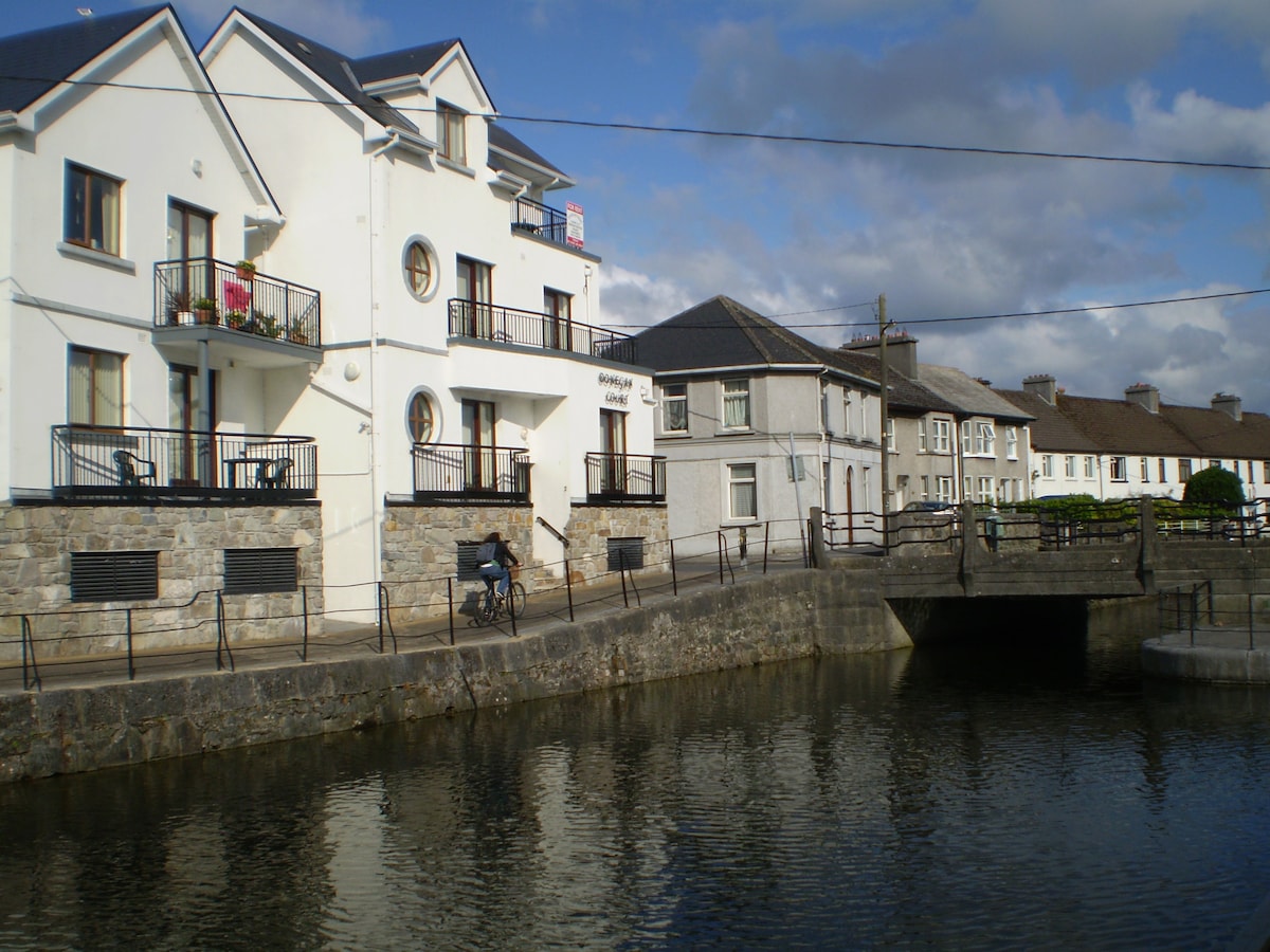 Stunning 2-Bedroom Apartment in Galway City Centre