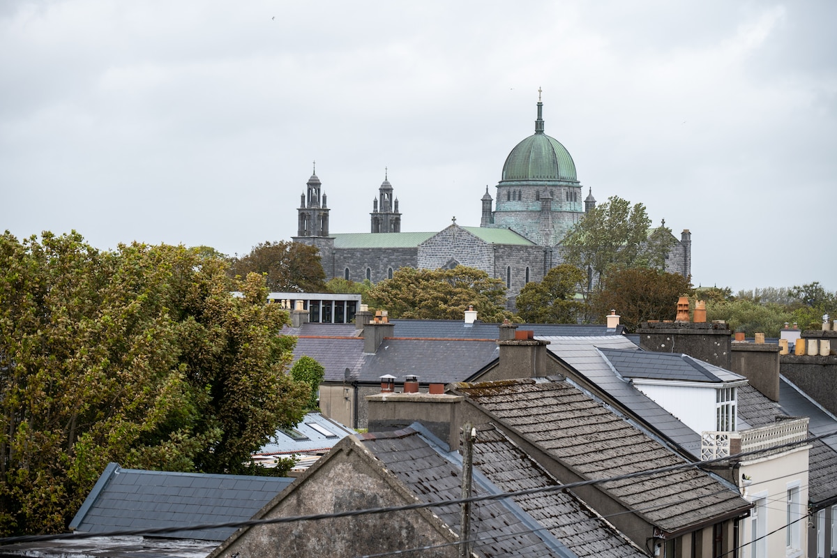 Stunning 2-Bedroom Apartment in Galway City Centre