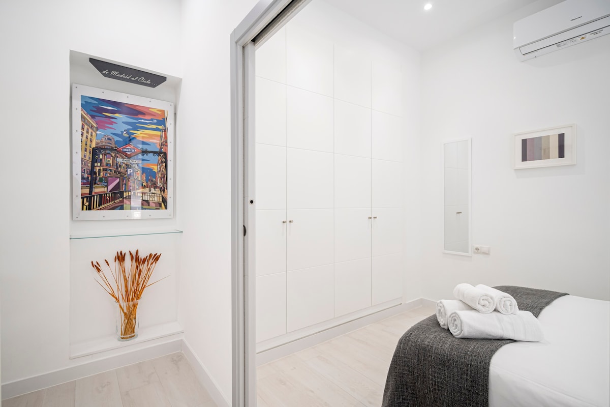 Newly refurbished flat near Atocha MEN