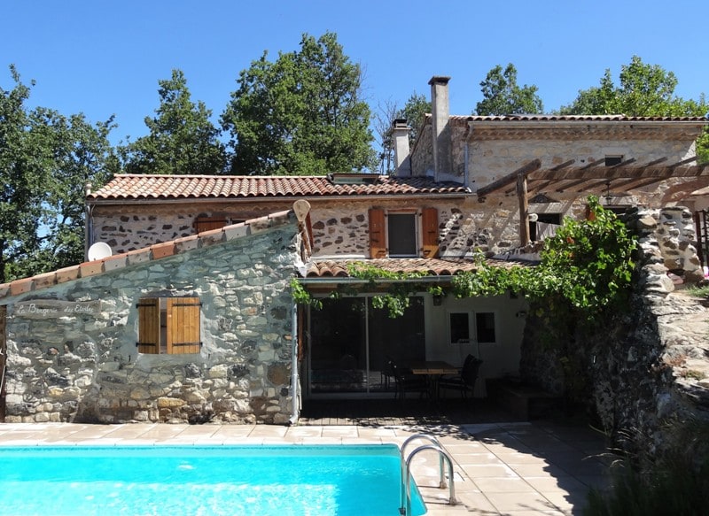 Nature et piscine privée au Vallon des Étoiles