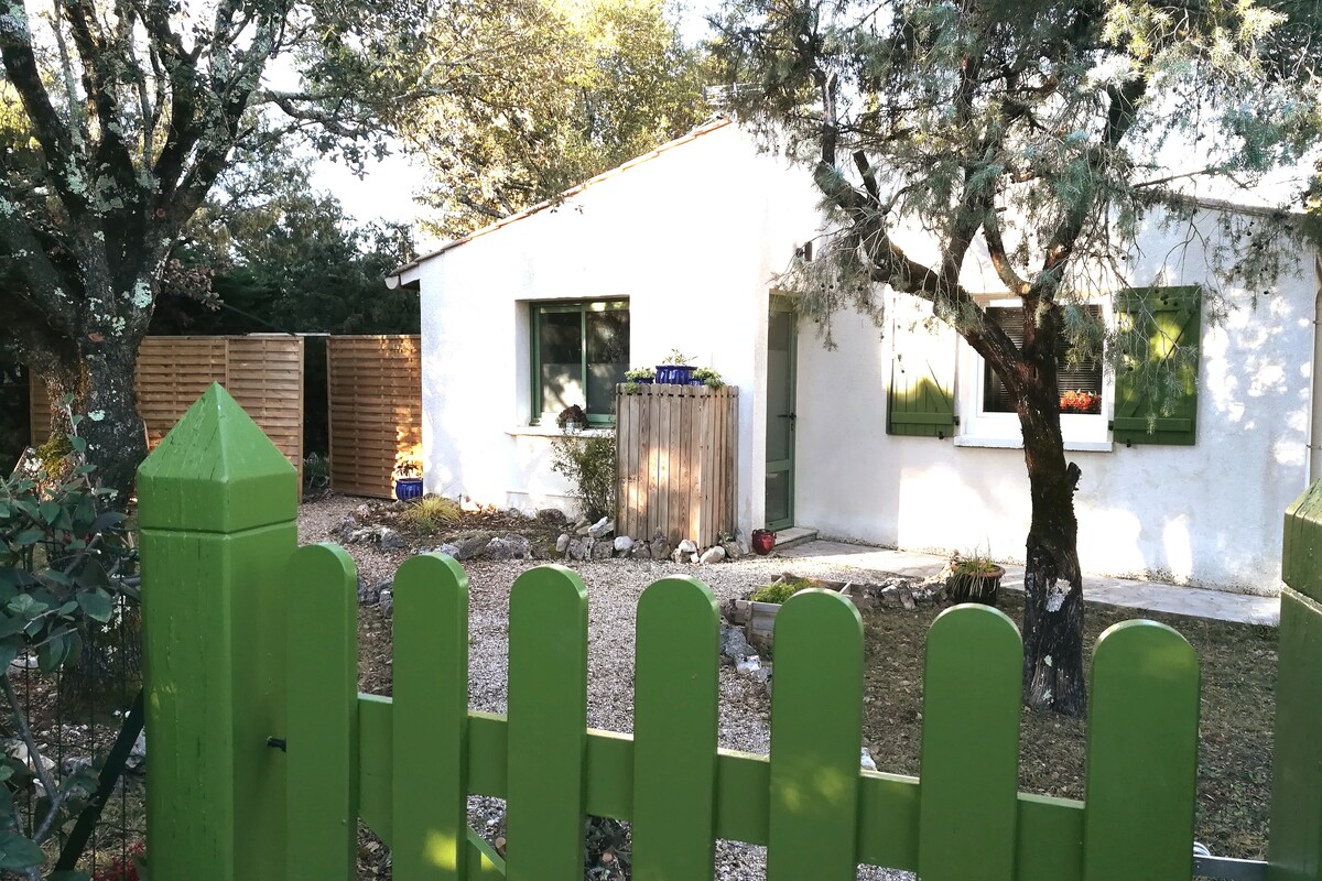 Maison chaleureuse avec jardin "Les Volets Verts"