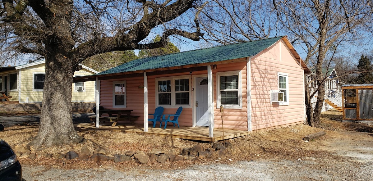 Cabin #3 at Snug Harbor Cabins Lake Eufaula, OK