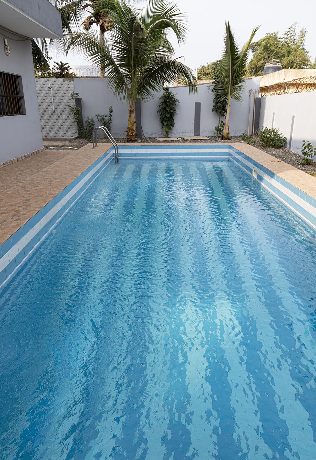 马迪巴附近的豪华公寓，带泳池