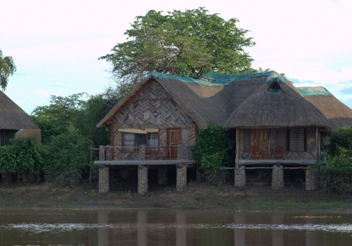 Njobvu Safari - Buffalo Chalet