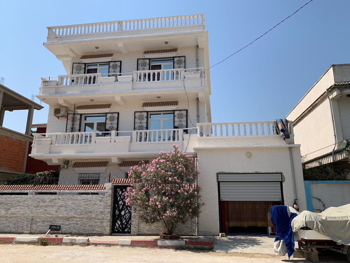 Beautiful Grand Beach House in El Mersa, Skikda