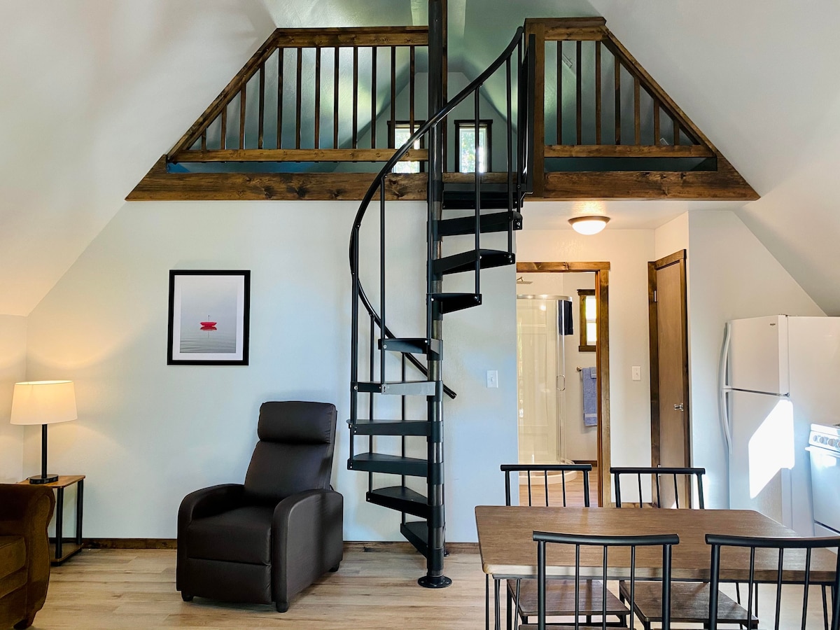 A-Frame Cabin with Loft on Table Rock Lake