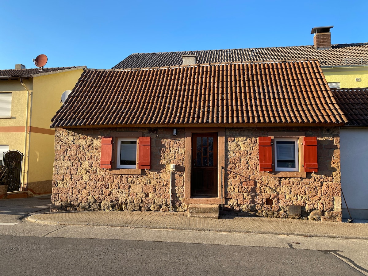 埃德斯海姆（ Edesheim ）的Palatinate litte "女巫小屋"