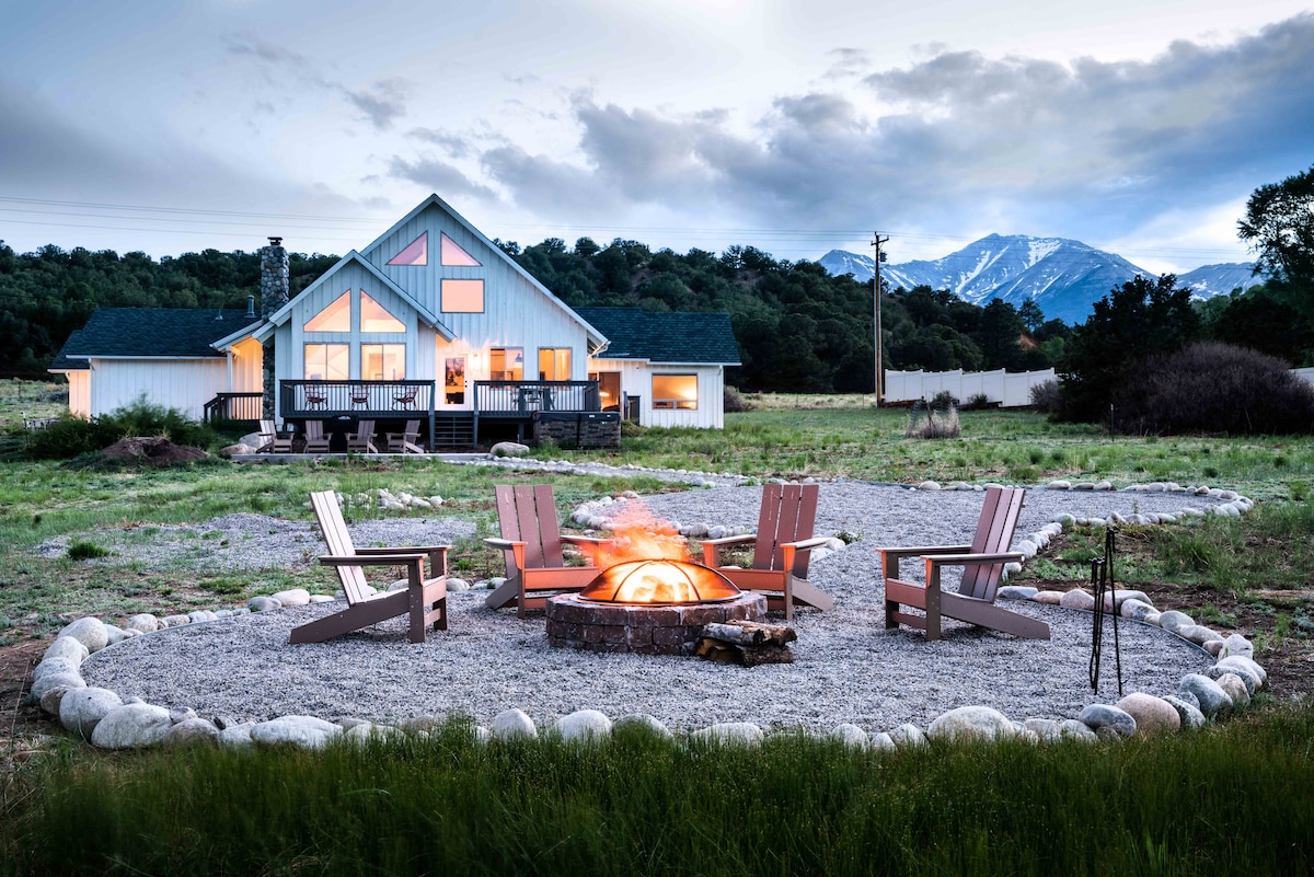 River front Ranch w/ Hot Tub, Fire Pit & Boat Ramp