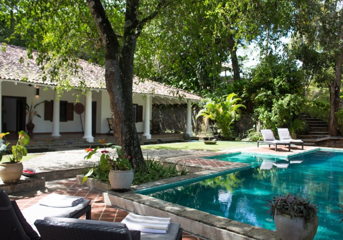 Satori - exceptional villa with pool, staff + chef