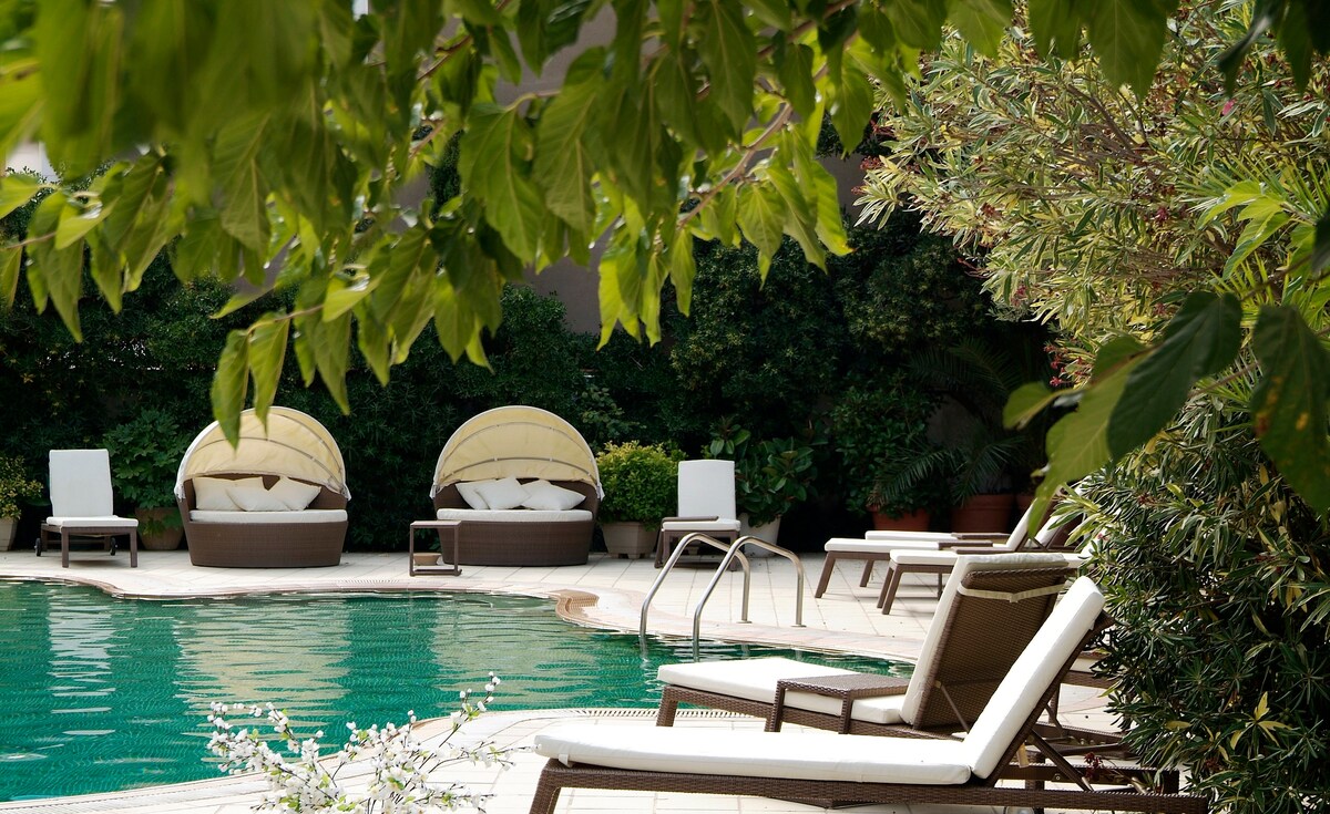 三景泳池-日光浴室| ROSAMAR酒店