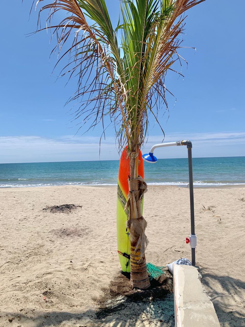 Hermosas casas de playa de estreno. Frente al mar.