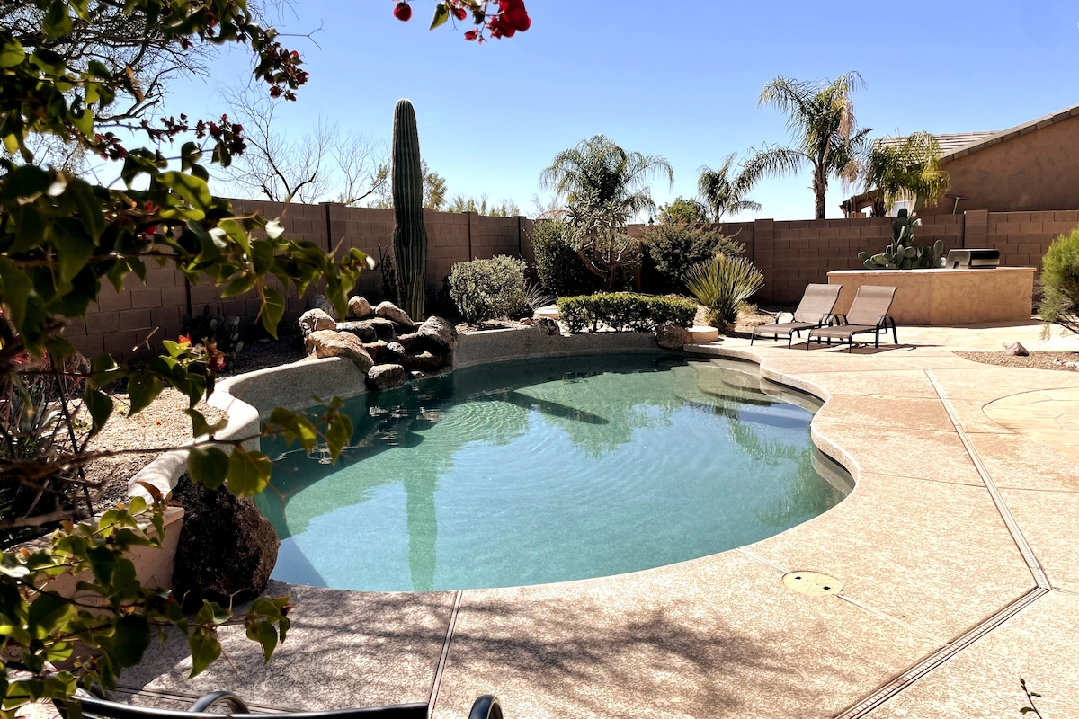 Cheerful Gold Canyon Stay -4 Bedroom, Warmed Pool!