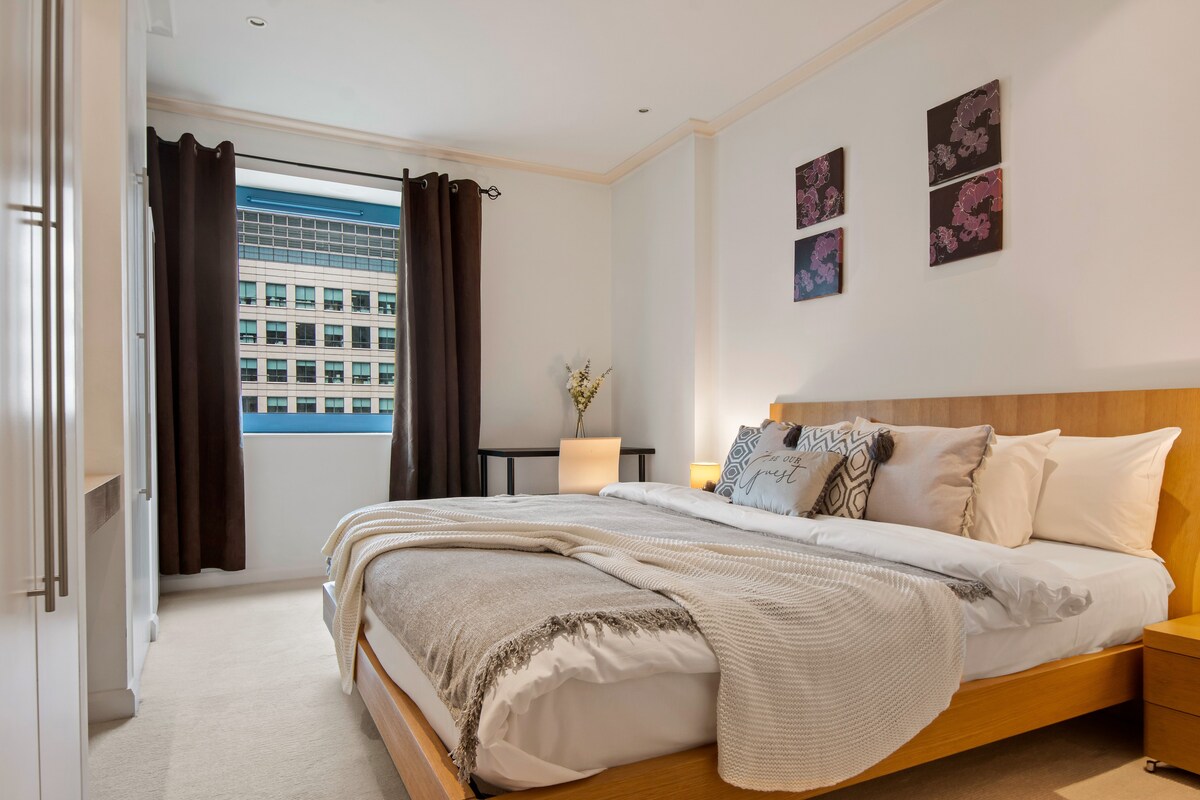 金丝雀码头（ Canary Wharf ）充满活力的02卧室公寓