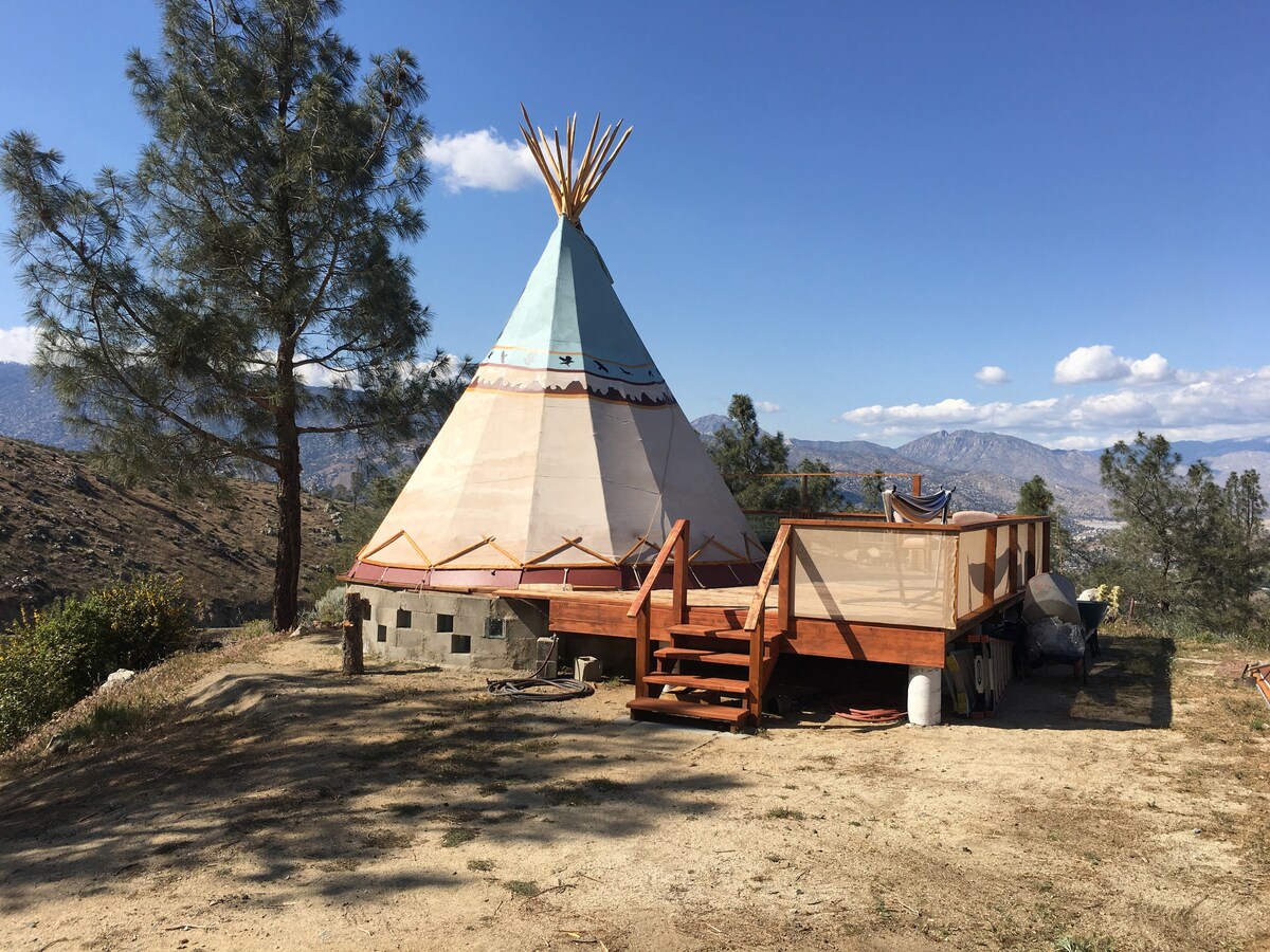 Big Teepee. exceptional mountain view and lake