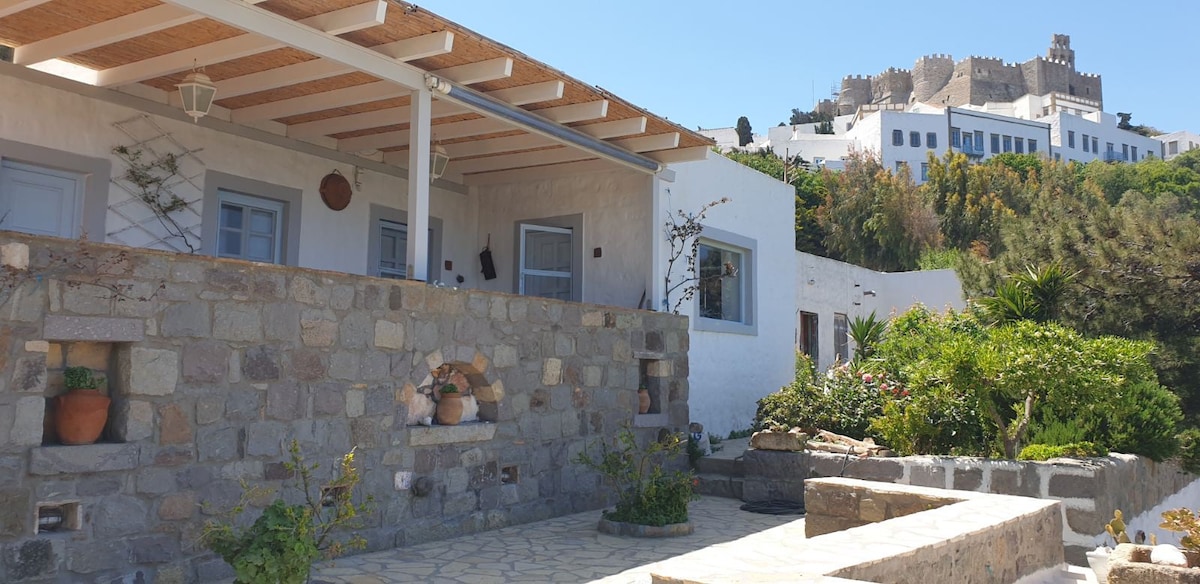 Patmos Chora传统别墅安全健康