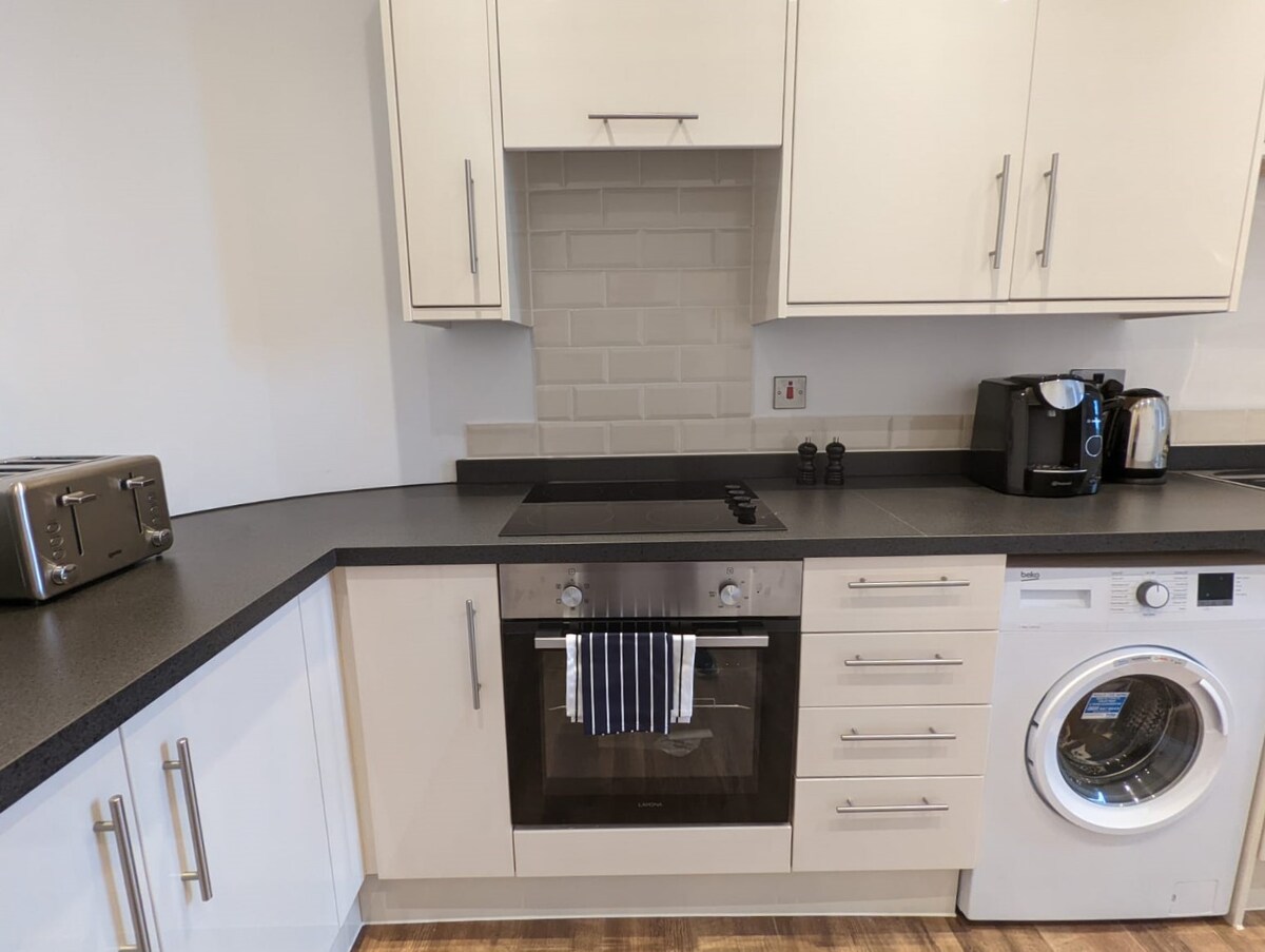 Spacious 2 bed apartment - city centre