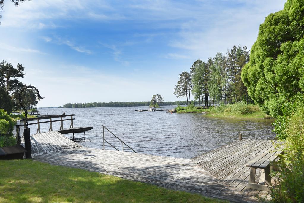 Lakeside cottage