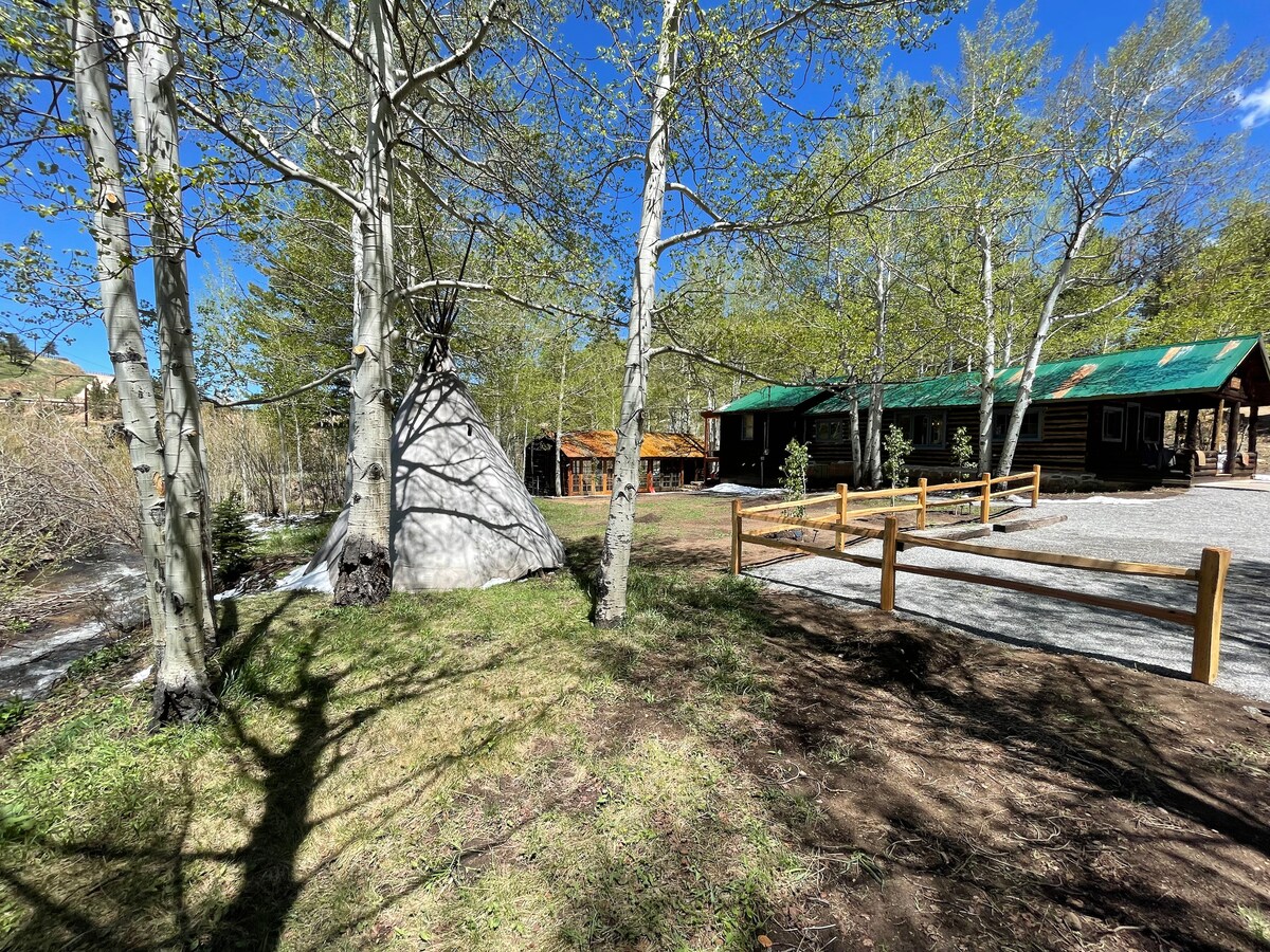 Sleepy Hollow @ Ferncliff - Hot Tub, Steam Showers