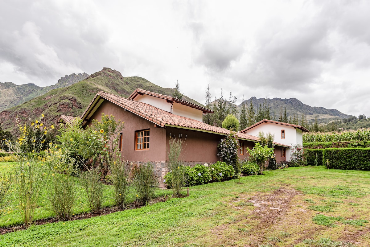 Casa Ema M: Stylish House with vegetable garden