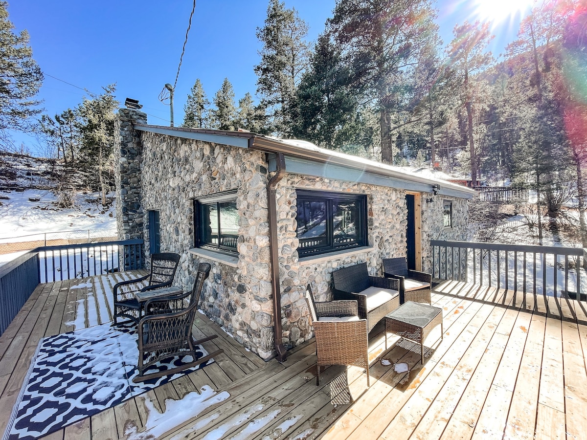 ♥︎River Rocks Retreat♥︎HOT TUB/FIRE PIT/MTN VIEWS