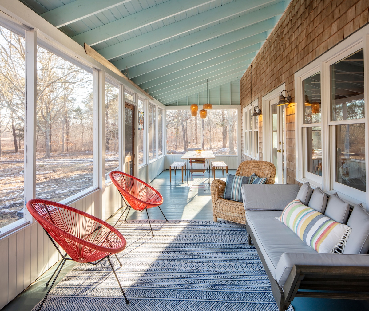 Private Chappaquiddick Retreat with Screened Porch