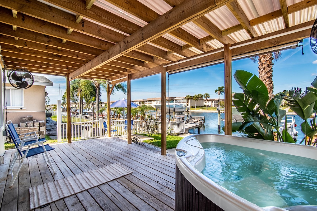 Tropical Waterfront Home with HotTub, Gulf Harbors