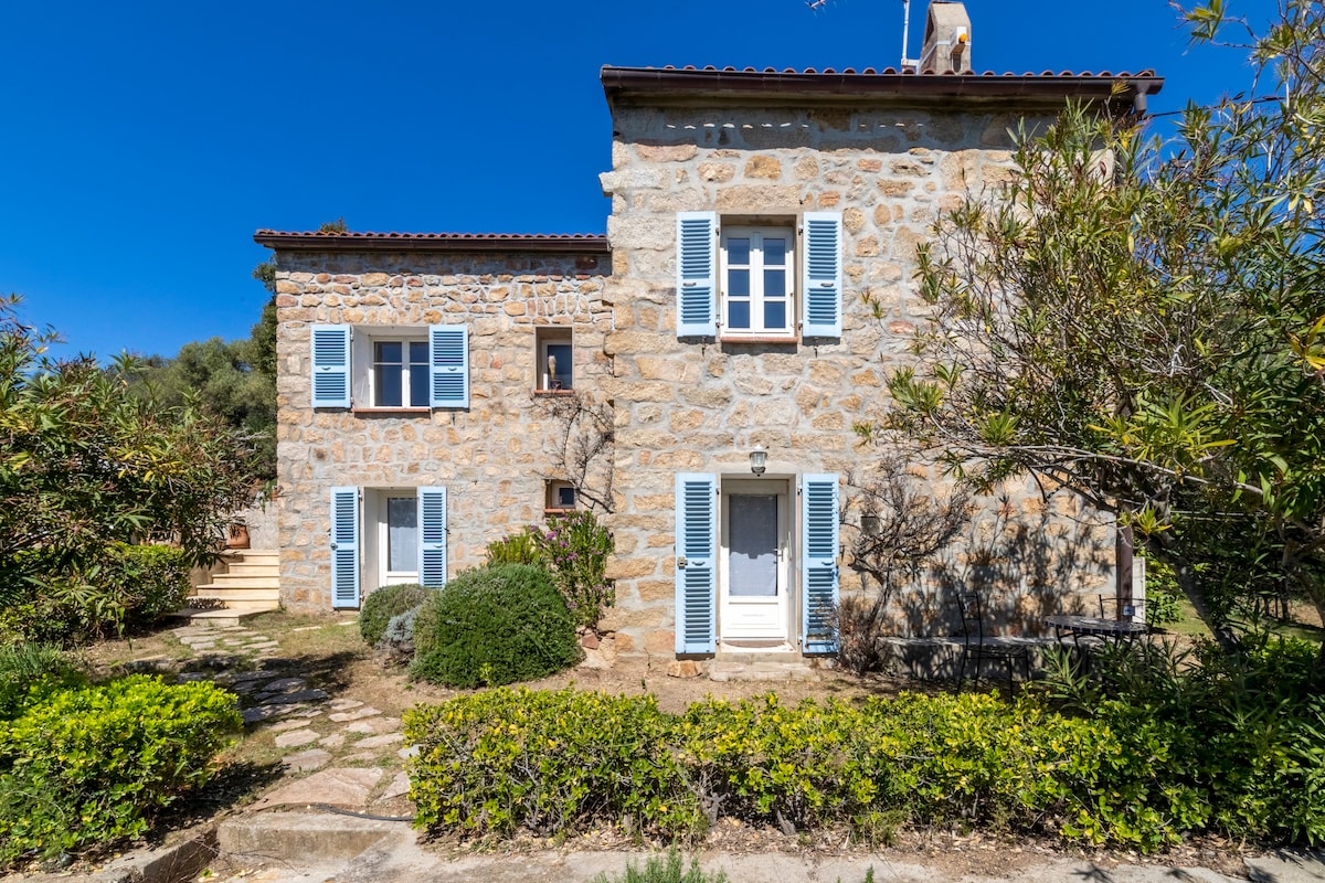 Belle maison Corse avec piscine / vue mer