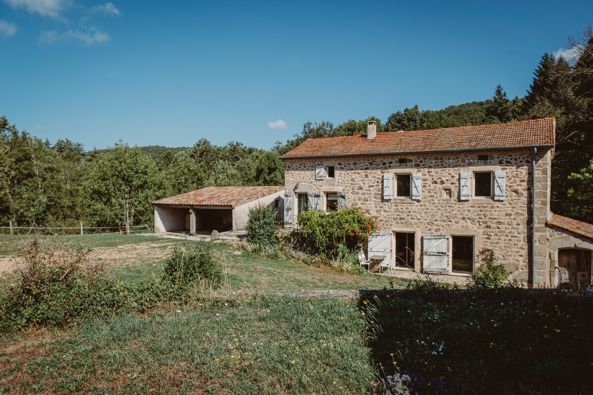 Maison ardéchoise, piscine privée.