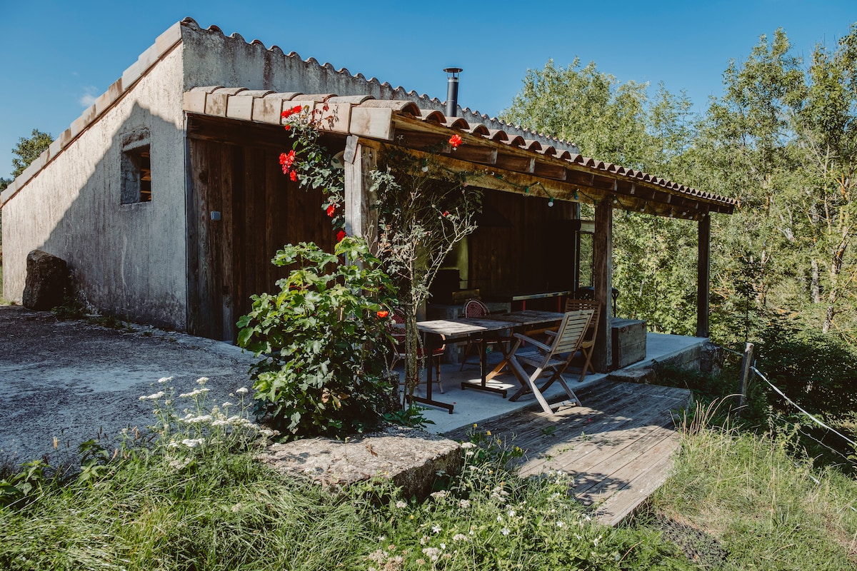 Maison ardéchoise, piscine privée.