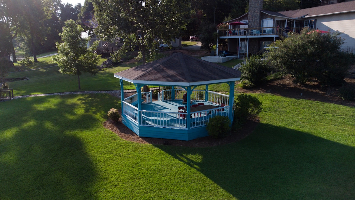 Chestnut Cove Retreat on Weiss Lake