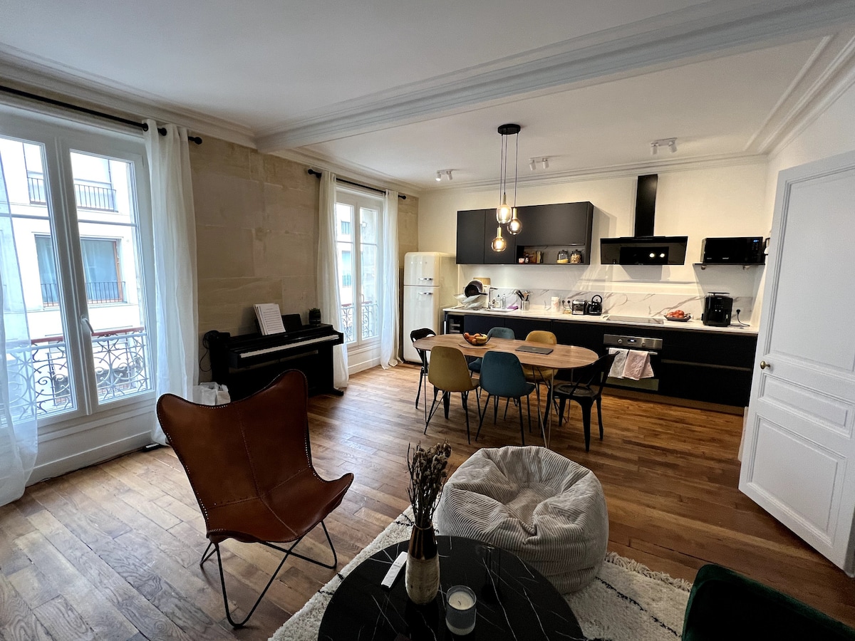 *Design apartment for 4 people Paris 18*